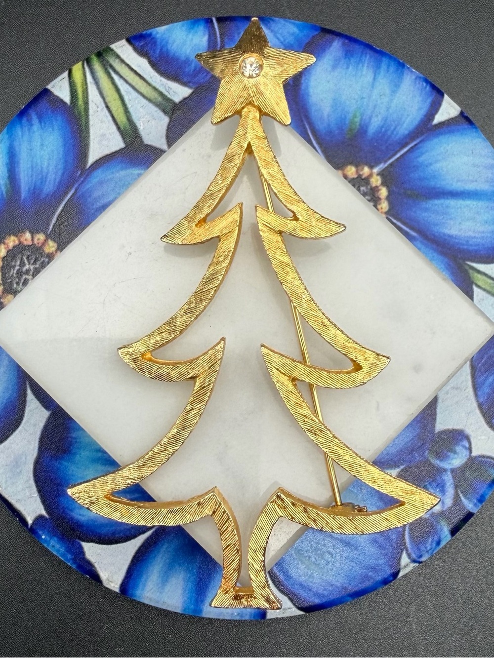 MYLU Christmas Tree Gold tone pin brooch #407 vintage large